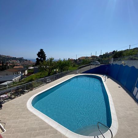 Residence Hotel Edy Imperia Dış mekan fotoğraf